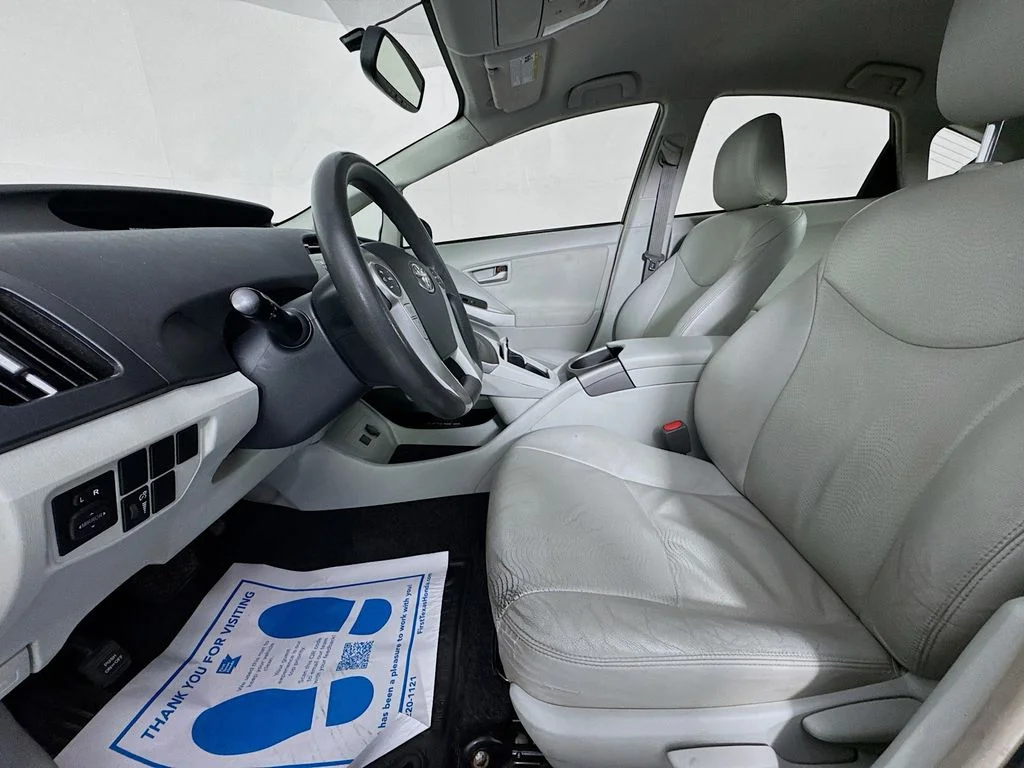 Used 2014 Classic Silver Metallic Toyota Three image 24