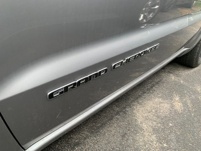 Used 2019 Silver Jeep Overland image 3