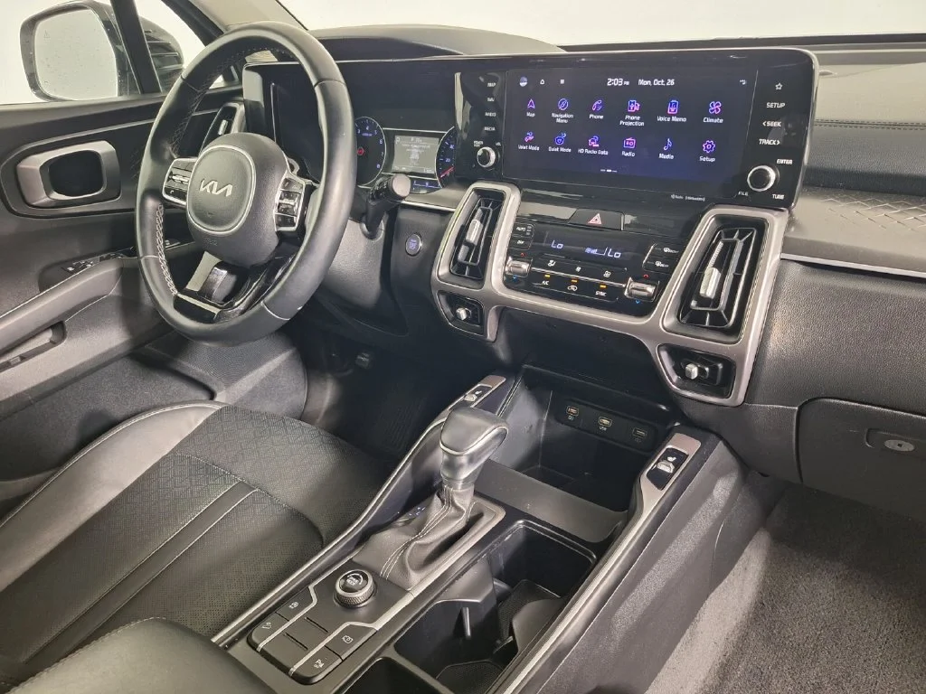 Used 2022 Sparkling Silver Kia S image 26