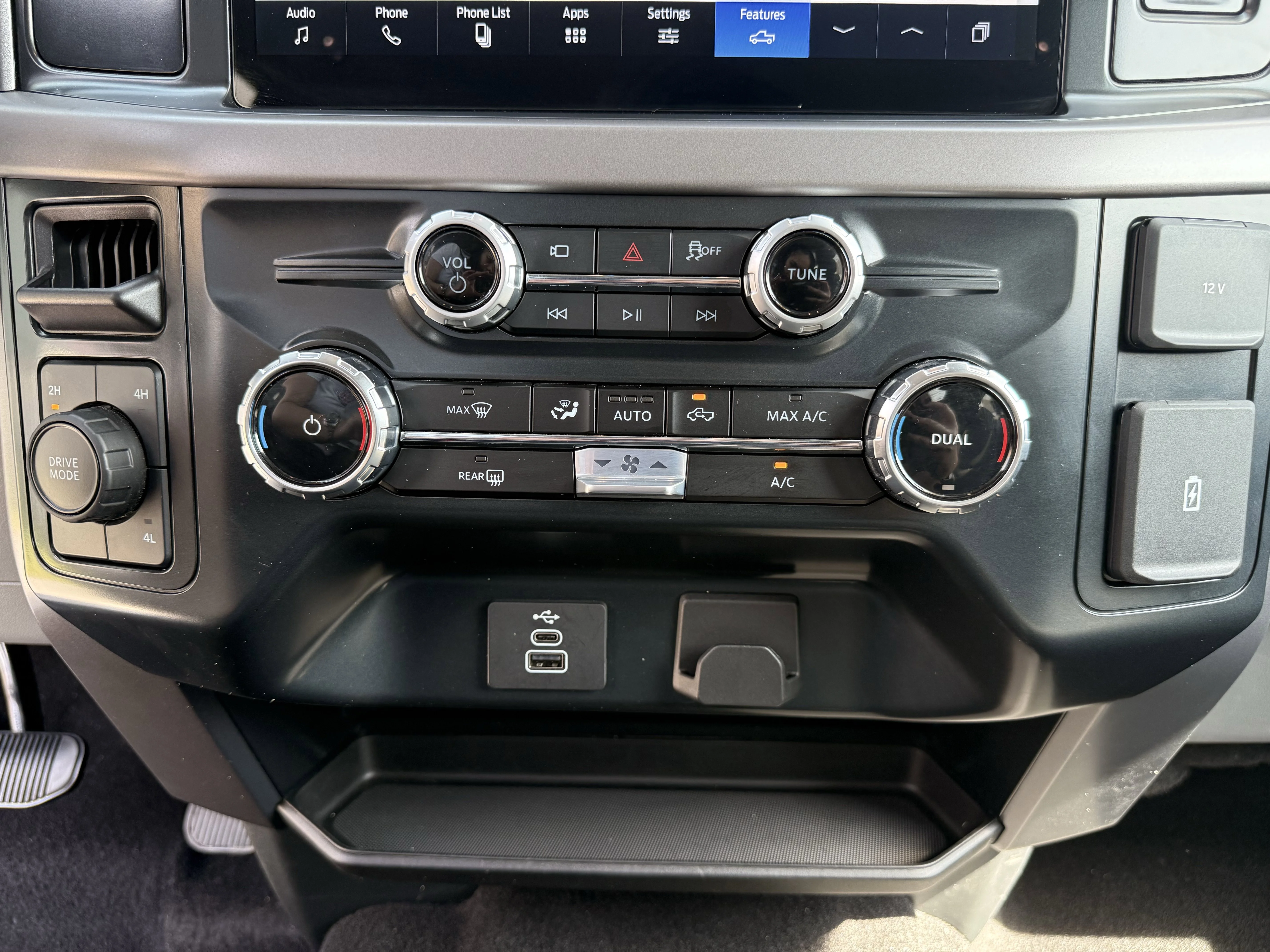 Used 2025 Silver Metallic Ford XLT image 26