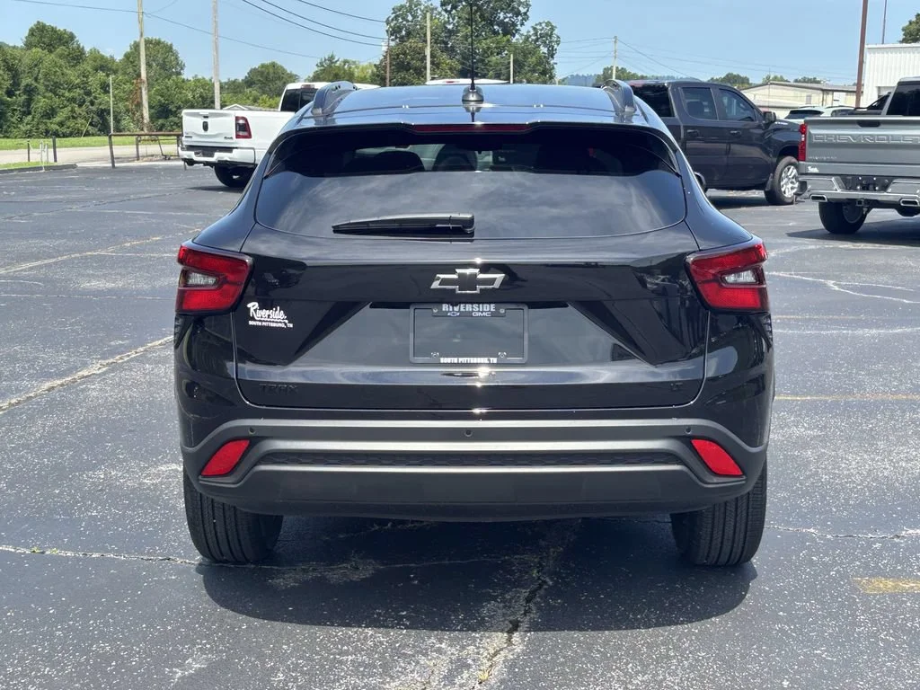 New 2026 Mosaic Black Metallic Chevrolet LT image 7