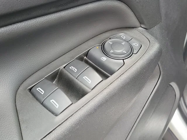 2021 Chevrolet Equinox LT - Photo 24