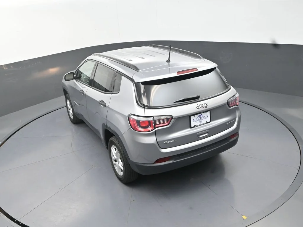 Used 2018 Silver Jeep Sport image 17