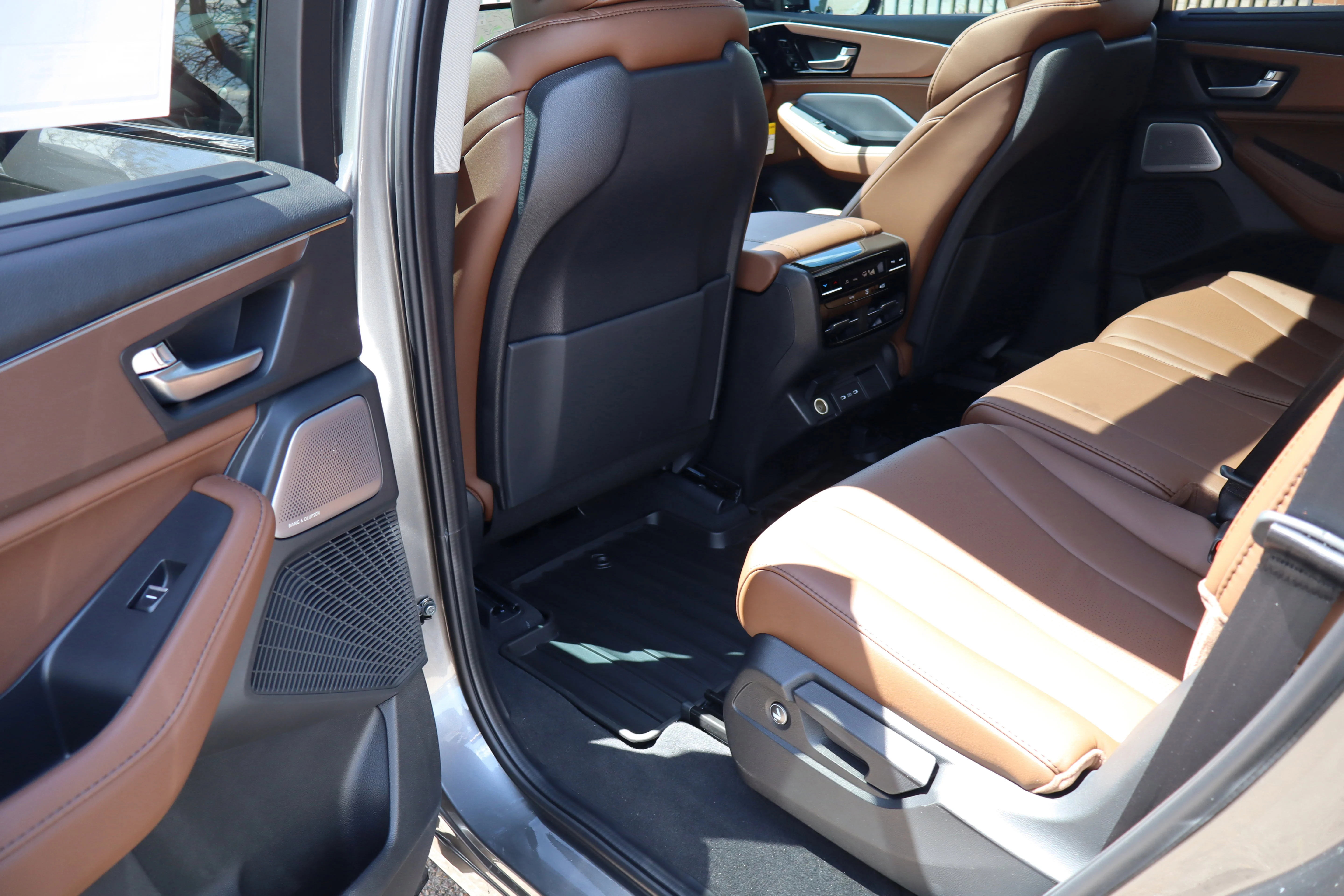New 2026 Liquid Carbon Metallic Acura w/Technology Package image 26