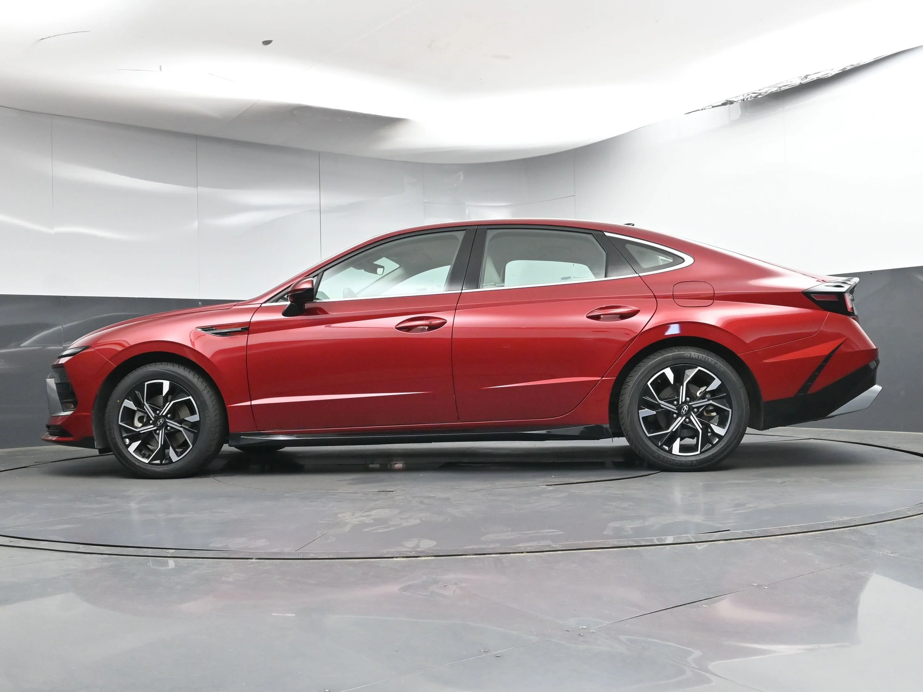 Used 2025 Ultimate red Hyundai SEL image 27