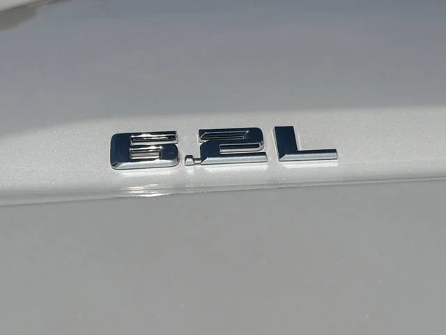 Used 2019 IRIDESCENT PEARL TRICOAT Chevrolet High Country image 11