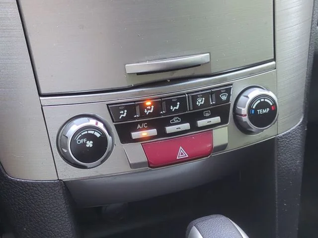 Used 2010 Blue Subaru 2.5i Premium image 36
