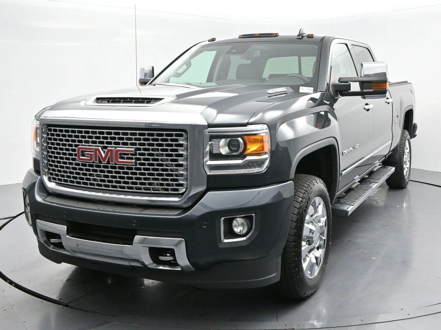 Used 2017 DARK SLATE METALLIC GMC Denali image 3
