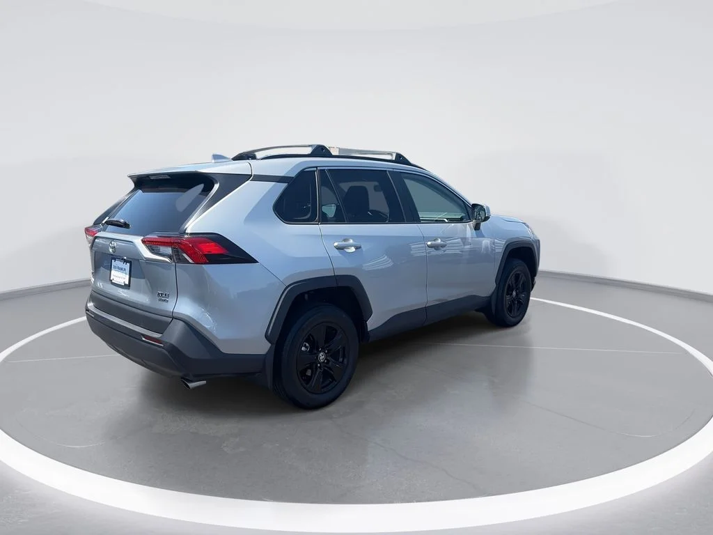 Used 2024 Silver Toyota XLE image 8