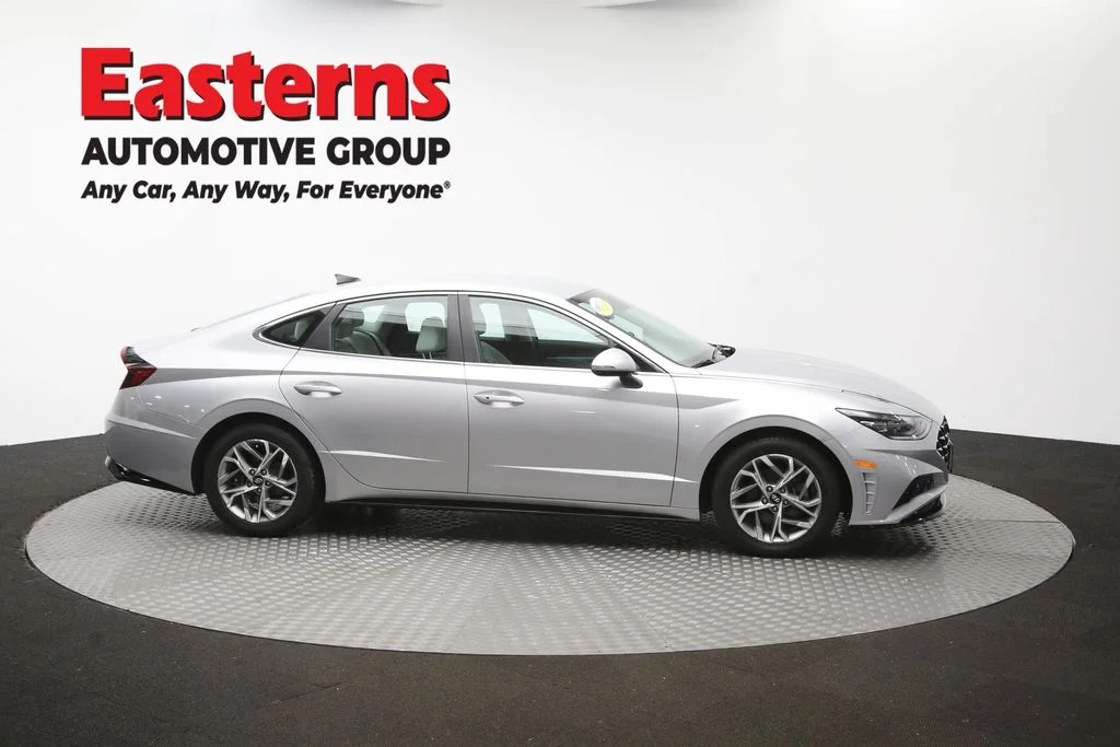Used 2023 Silver Hyundai SEL image 45