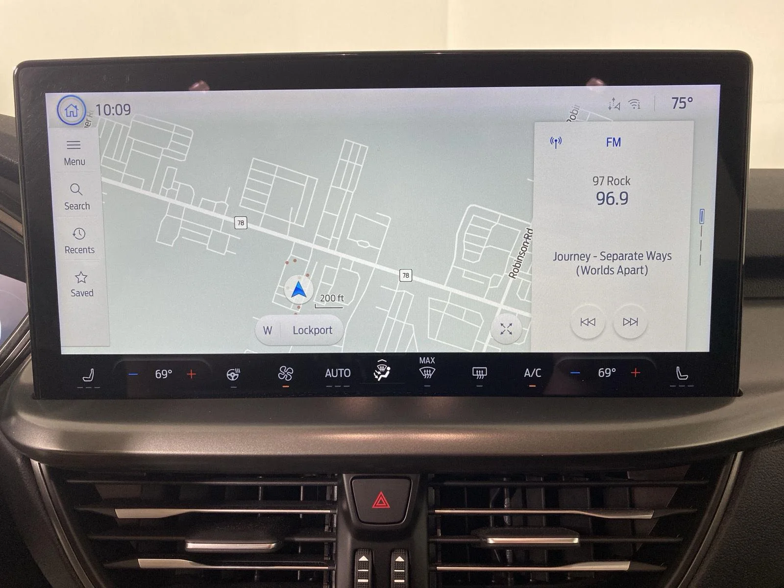 Used 2023 Vapor Blue Ford Active image 19