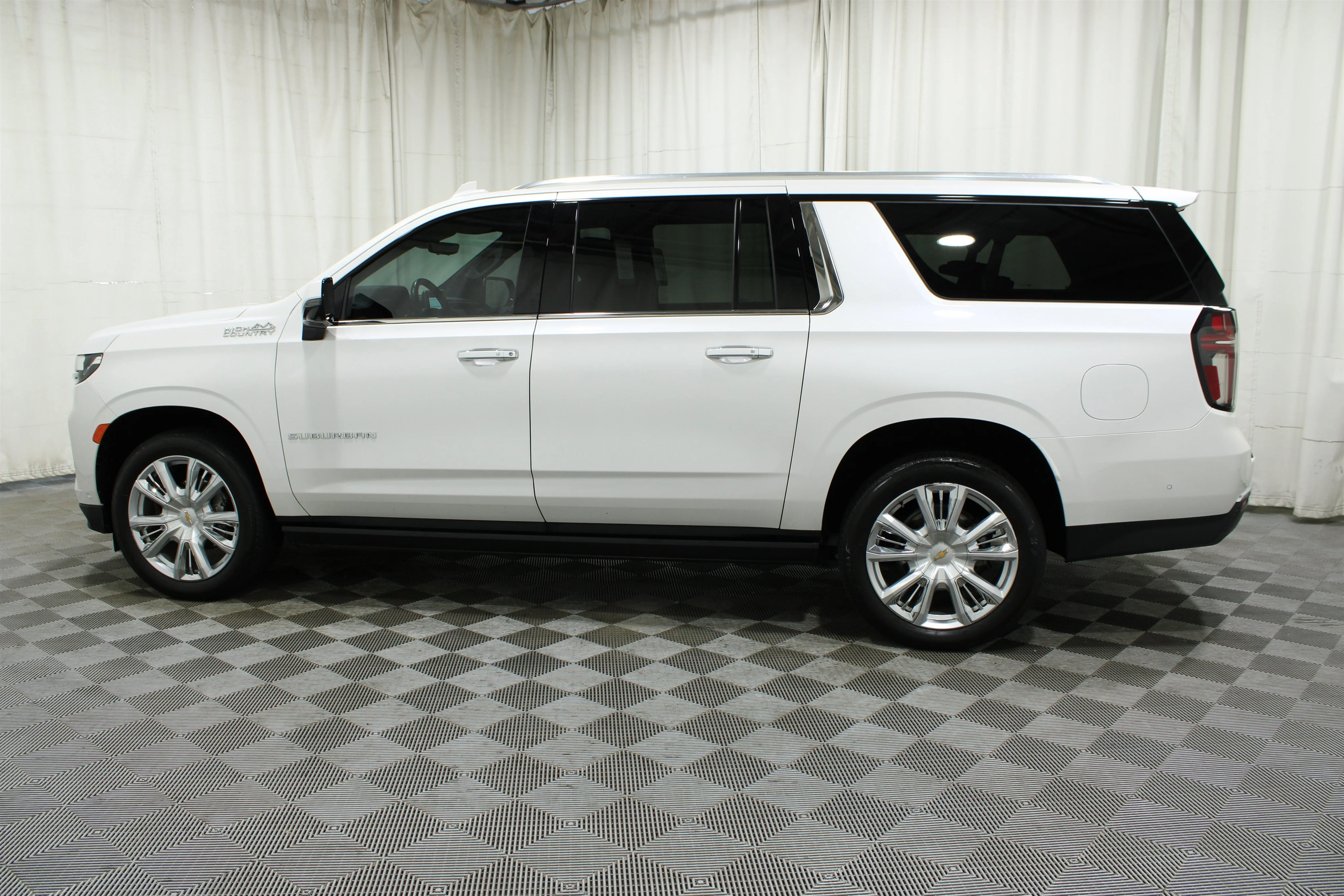 2024 Chevrolet Suburban High Country - Photo 44