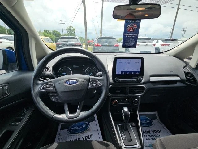 Used 2020 Blue Ford SE image 18