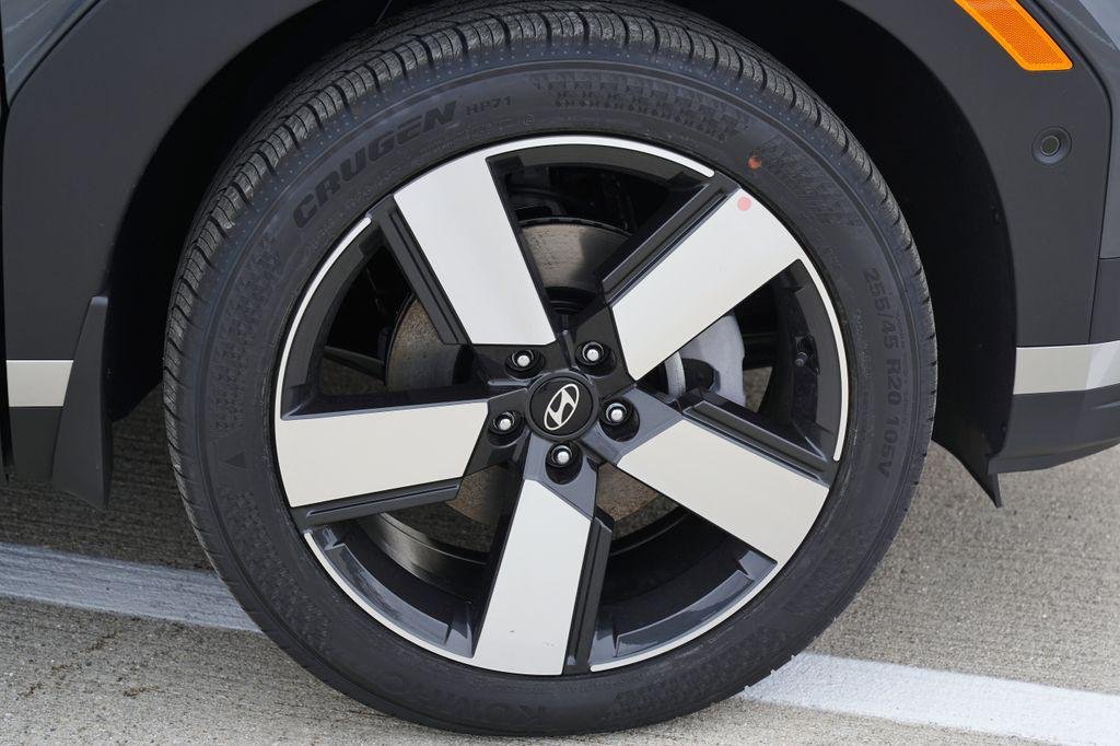 New 2026 Ecotronic Gray Hyundai Limited image 6