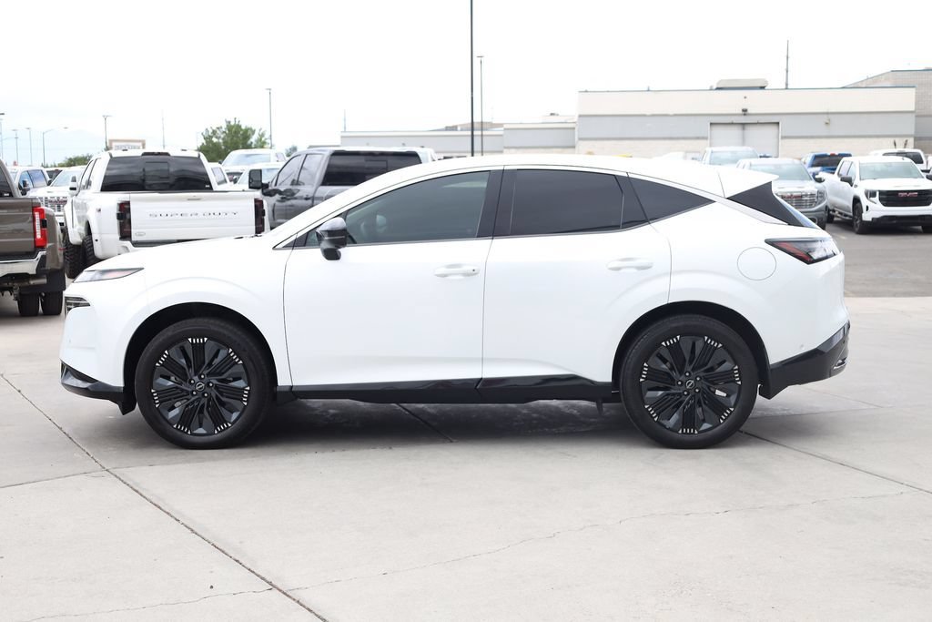 Used 2025 Everest White Pearl Tricoat Nissan Platinum image 3