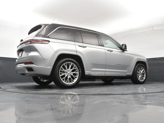Used 2024 Silver Jeep Summit image 24