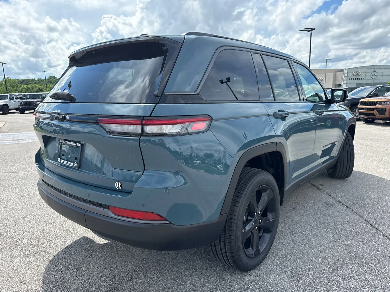 New 2026 Steel Blue Exterior Paint Jeep Limited image 9