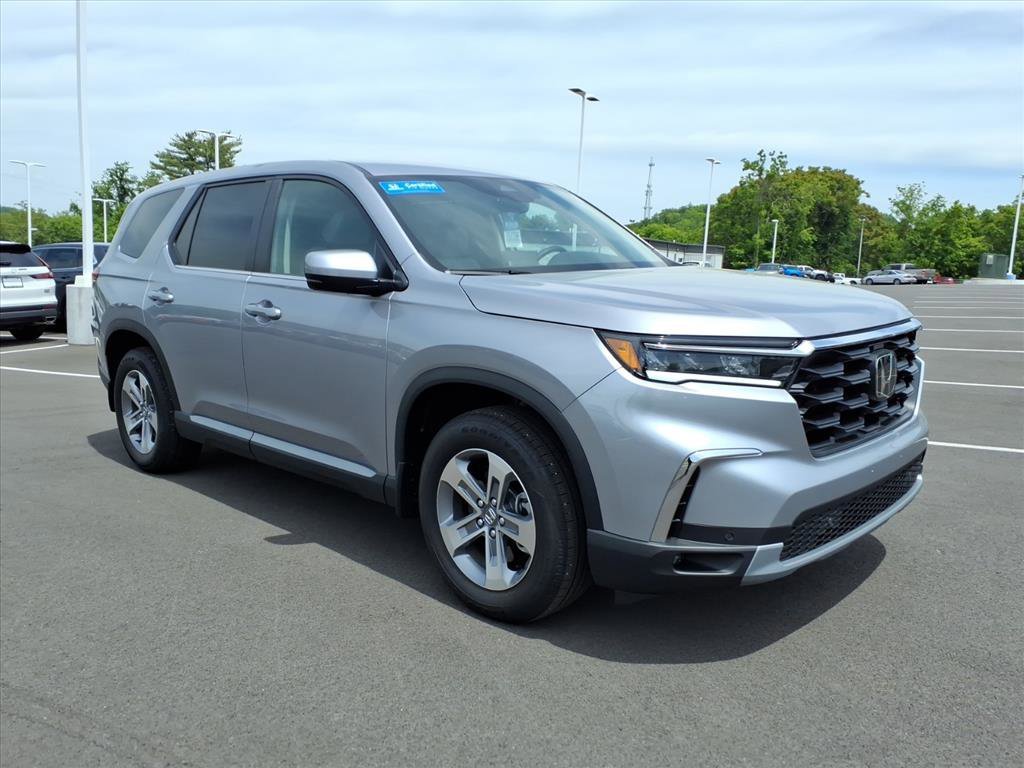 Certified Used 2025 Lunar Silver Metallic Honda AWD EX-L image 43