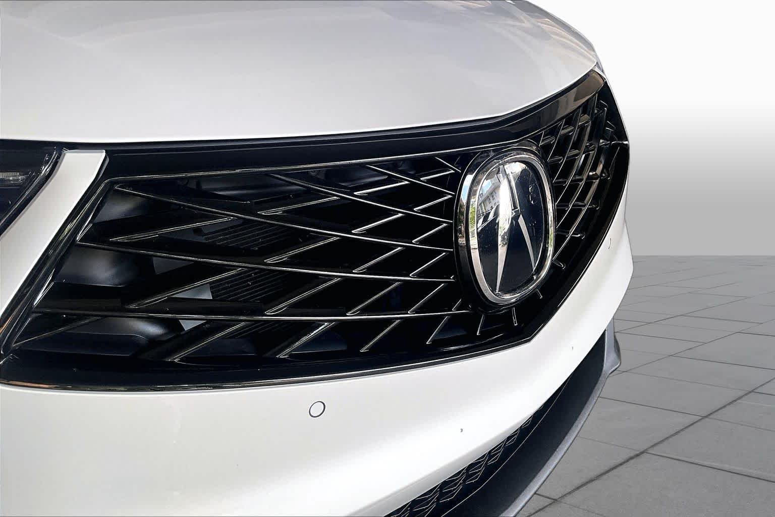 Used 2025 Platinum White Pearl Acura w/Technology Package image 28