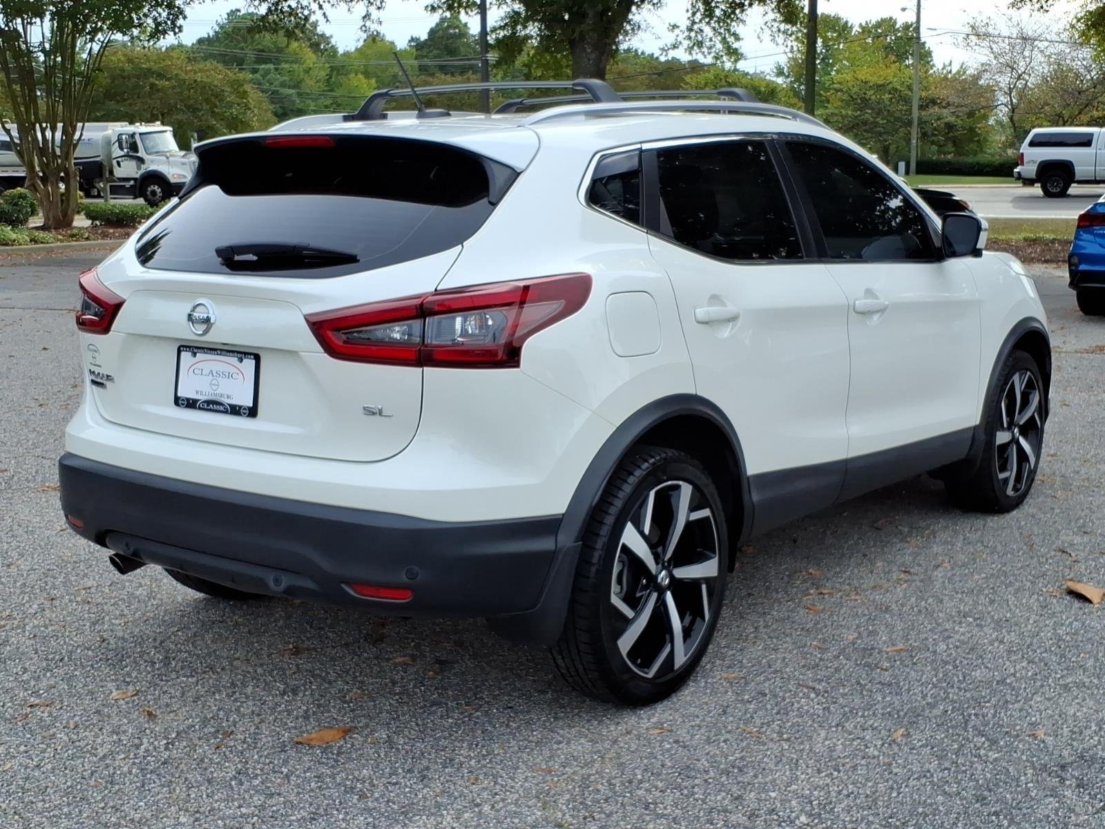 Used 2021 Pearl White Tricoat Nissan SL image 7