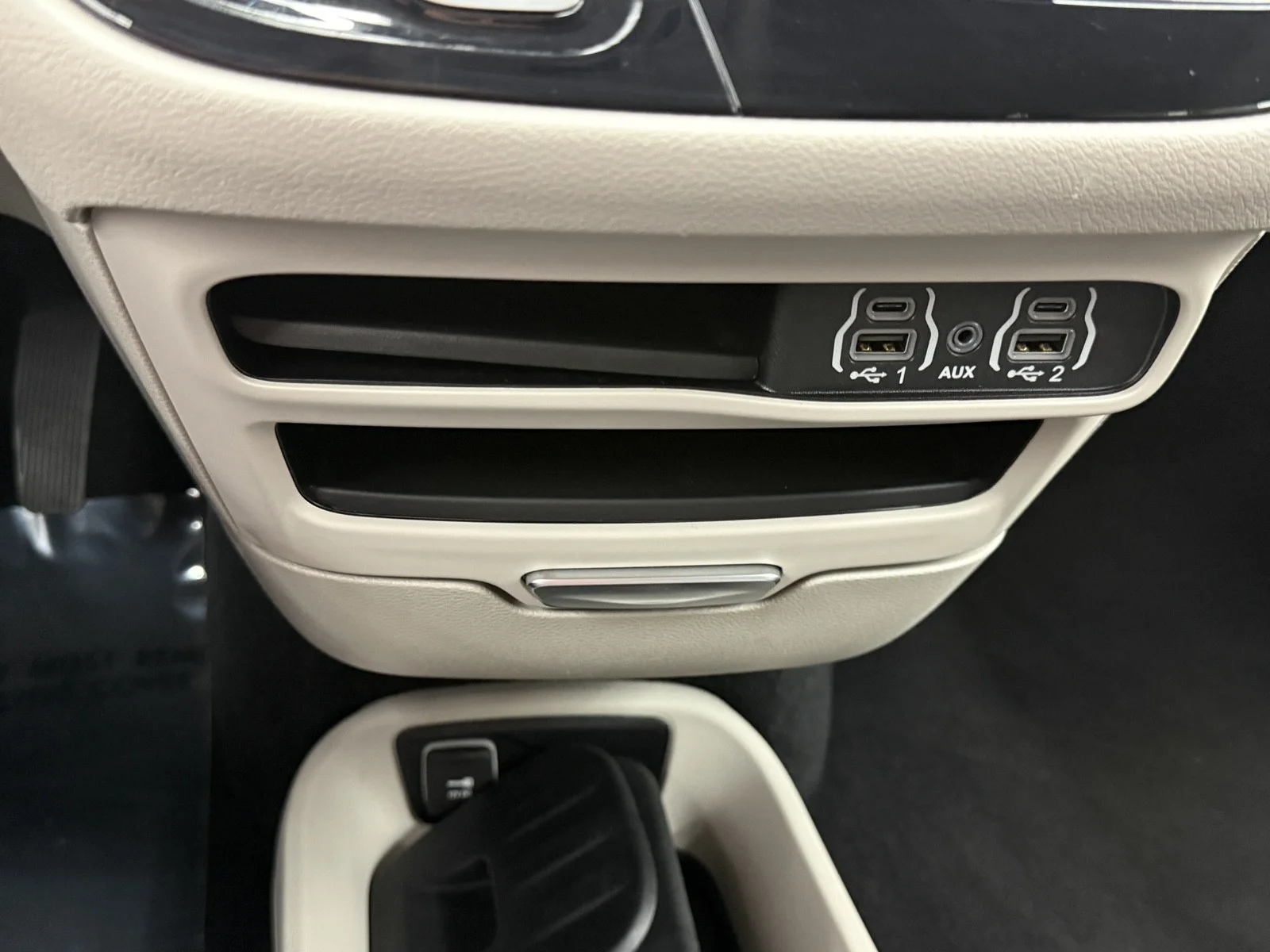 Used 2024 SILVER Chrysler Touring L image 24