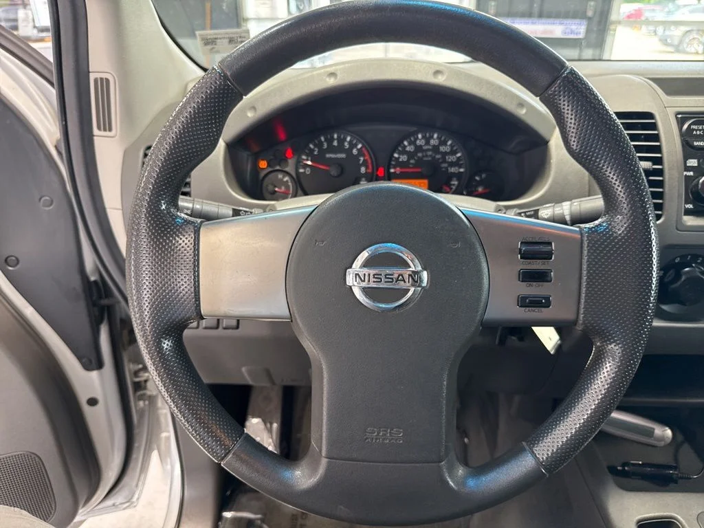 Used 2007 Silver Nissan SE image 16