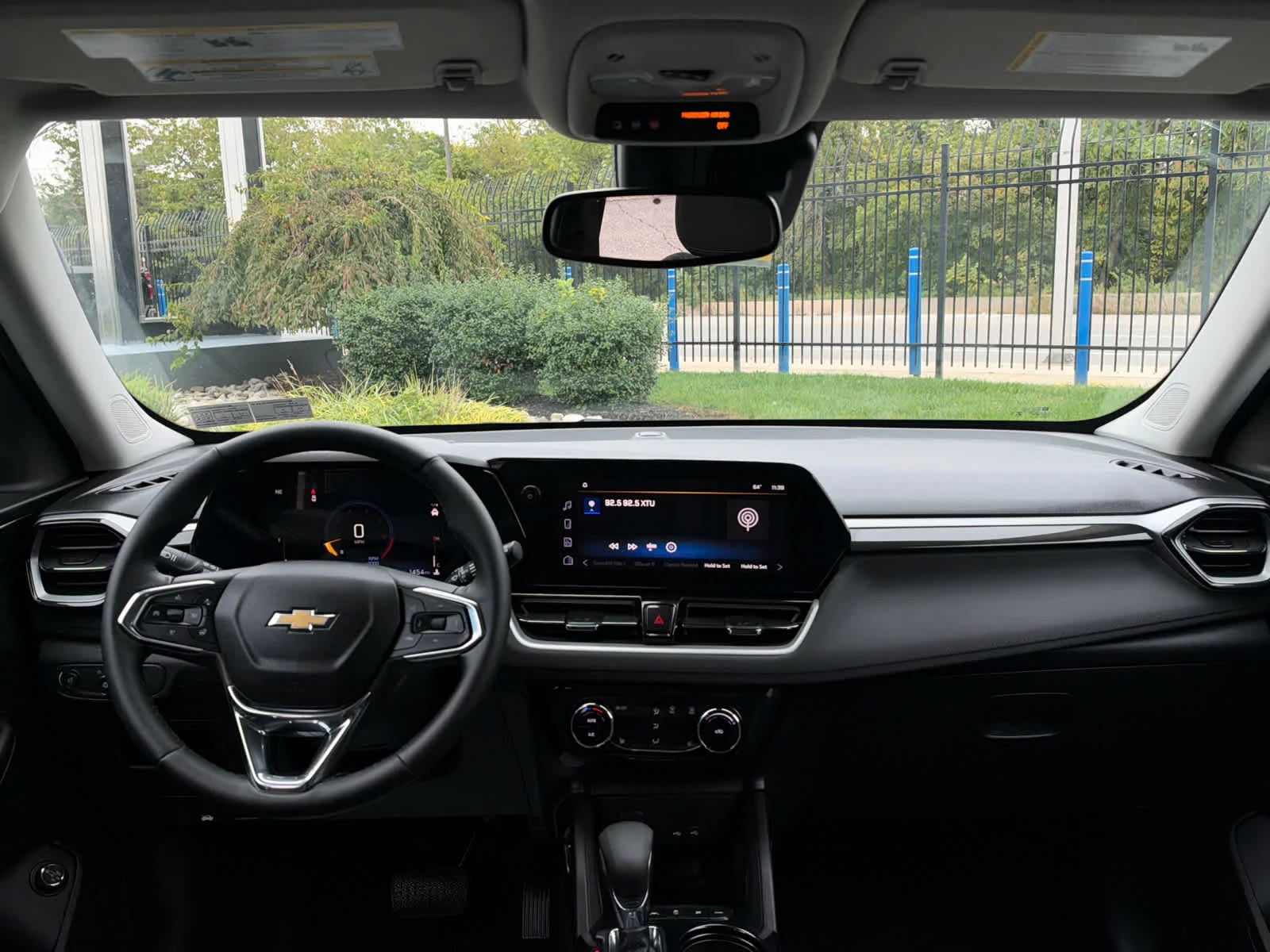 Used 2025 Mosaic Black Metallic Chevrolet LT image 13