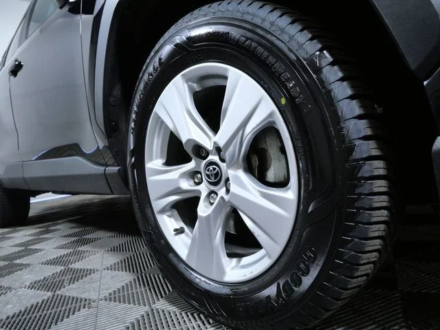 Used 2020 Toyota RAV4 XLE with VIN 2T3P1RFV4LC118508 for sale in Apple Valley, Minnesota