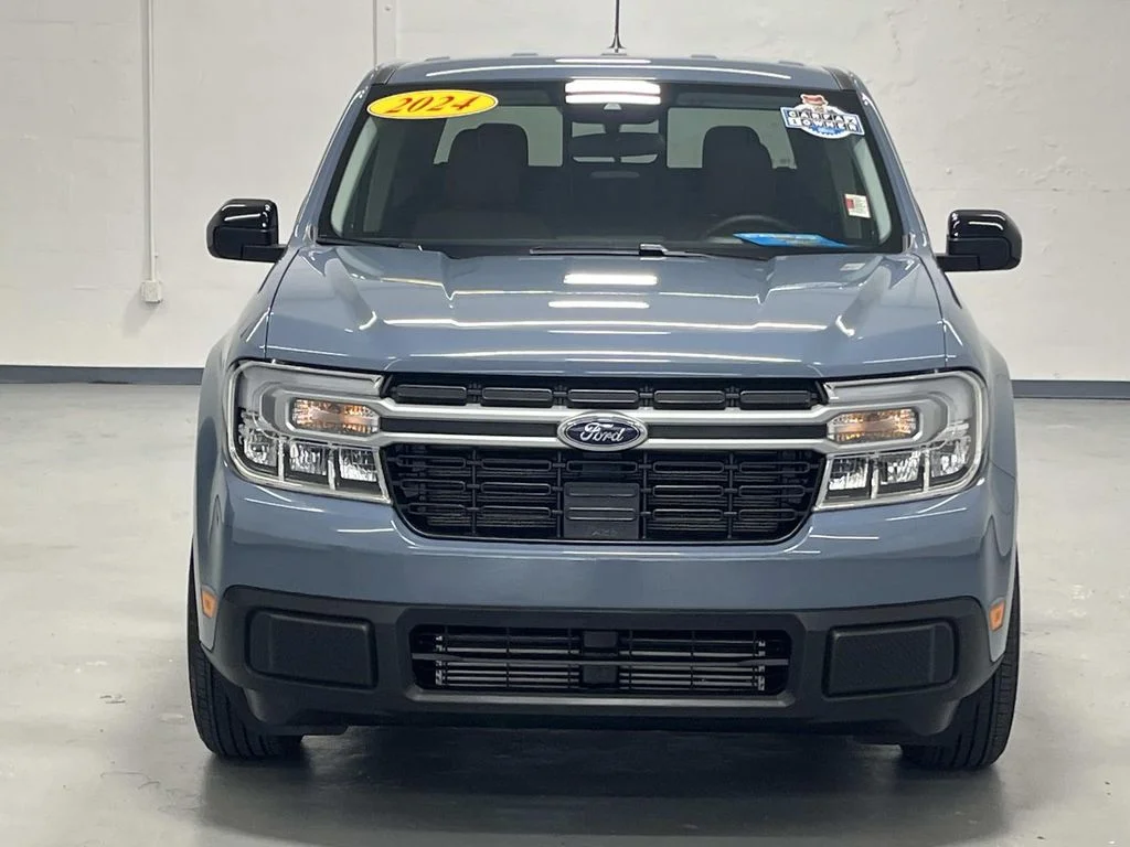 Used 2024 Azure Gray Metallic Tri-Coat Ford Lariat Super Crew AWD 2.0L 1 Owner image 3