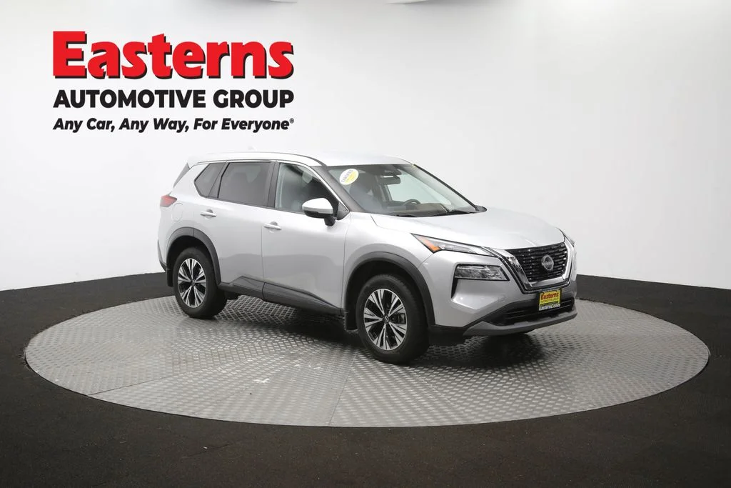 Used 2023 Silver Nissan SV image 110