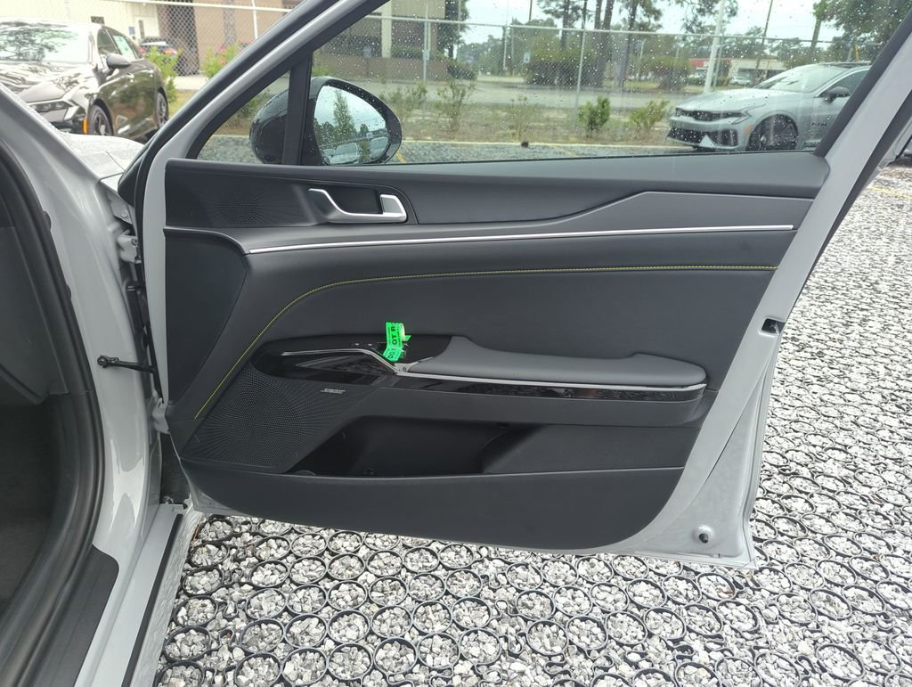 New 2026 Wolf Gray Kia GT image 34