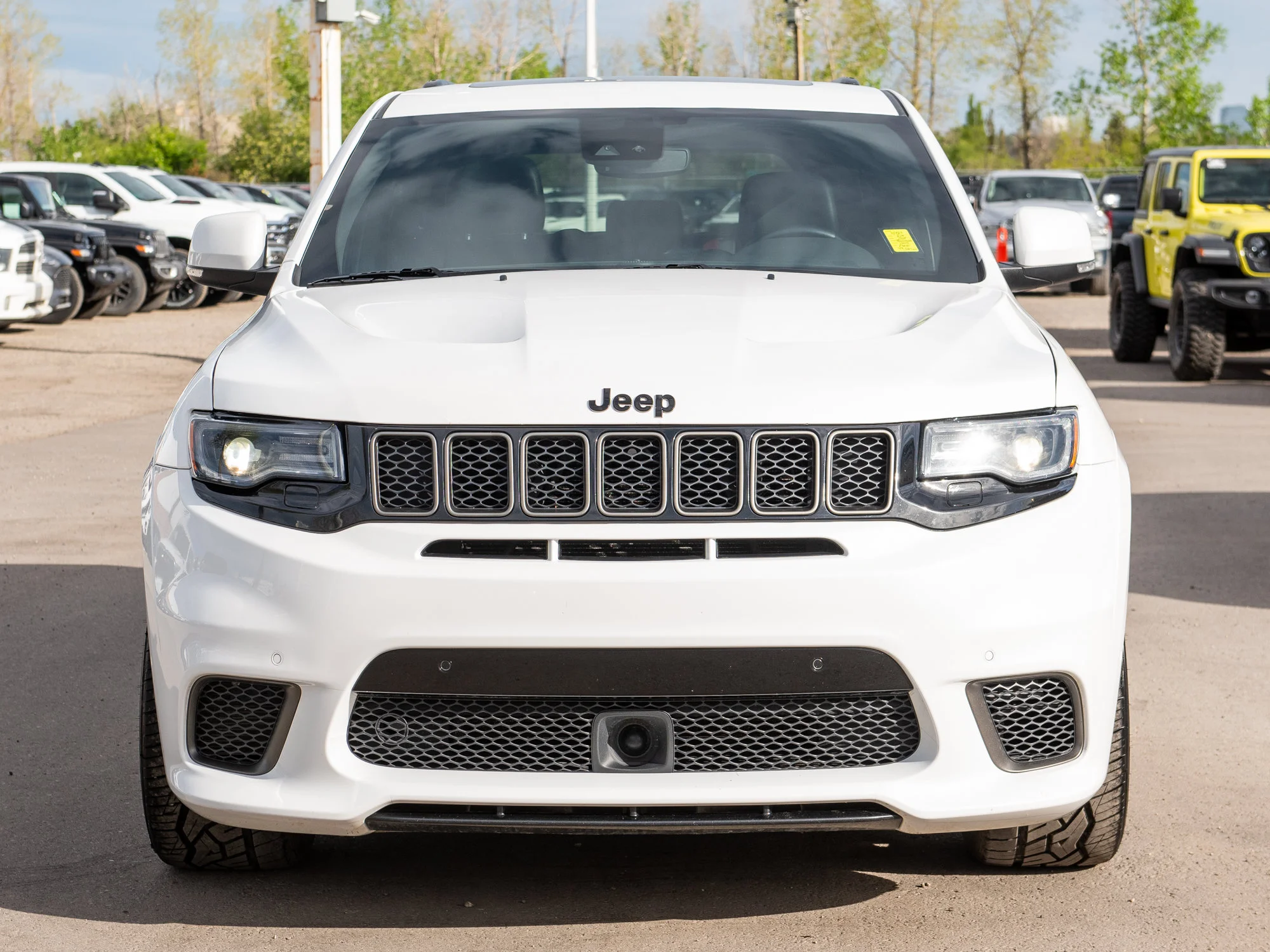 Used 2018 White Jeep Trackhawk * No Accidents | 707 HP | V8 Supercharged | Brembo | Trailer Tow | Heated/Vented Seats image 9