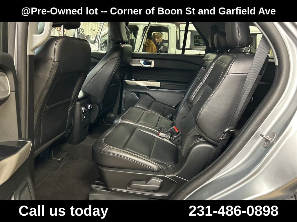 Used 2023 Silver Ford Limited image 27