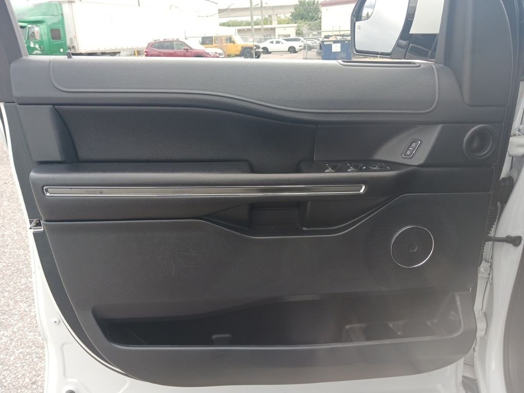 Used 2019 White Ford XLT image 11