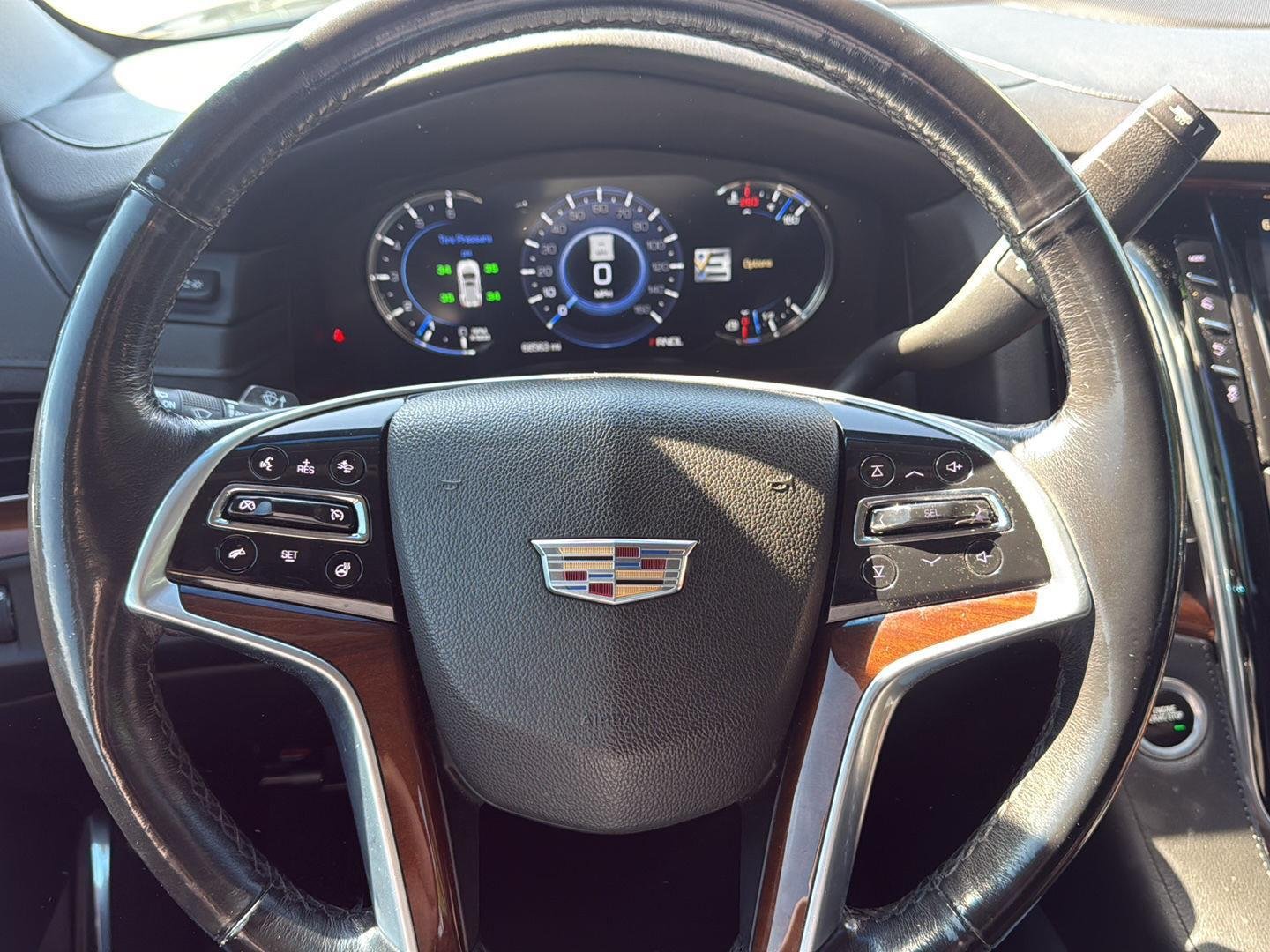 Used 2019 BLACK RAVEN Cadillac Premium Luxury image 22