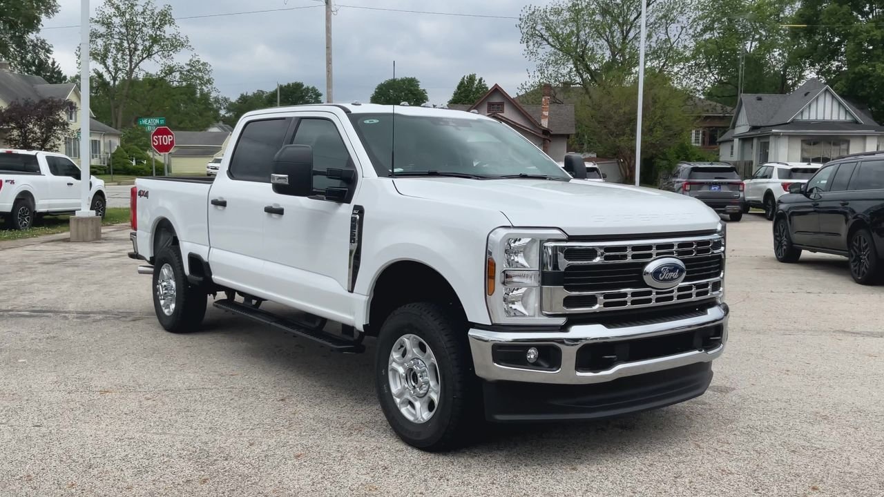 New 2026 Oxford White Ford F-250® XLT image 7