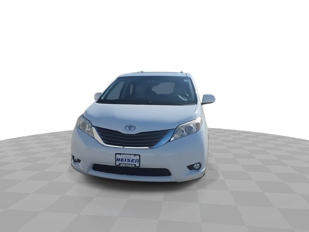 Used 2012 White Toyota XLE image 3