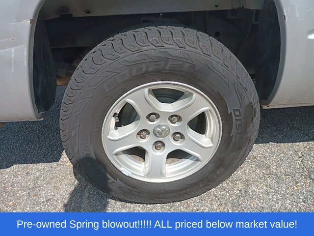 Used 2006 Silver Dodge SLT image 16