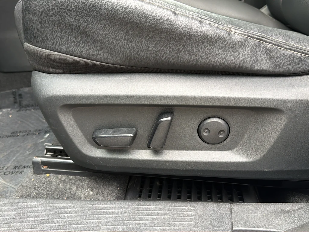 Used 2023 Gray Nissan SL image 17