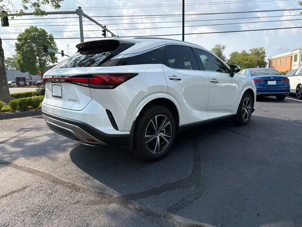 Used 2023 White Lexus 350 Premium image 5