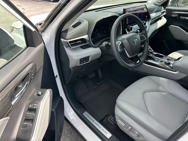Used 2026 Beige Toyota Limited image 9