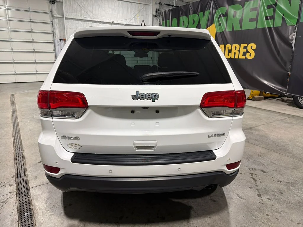 Used 2015 Bright White Clearcoat Jeep Laredo image 7