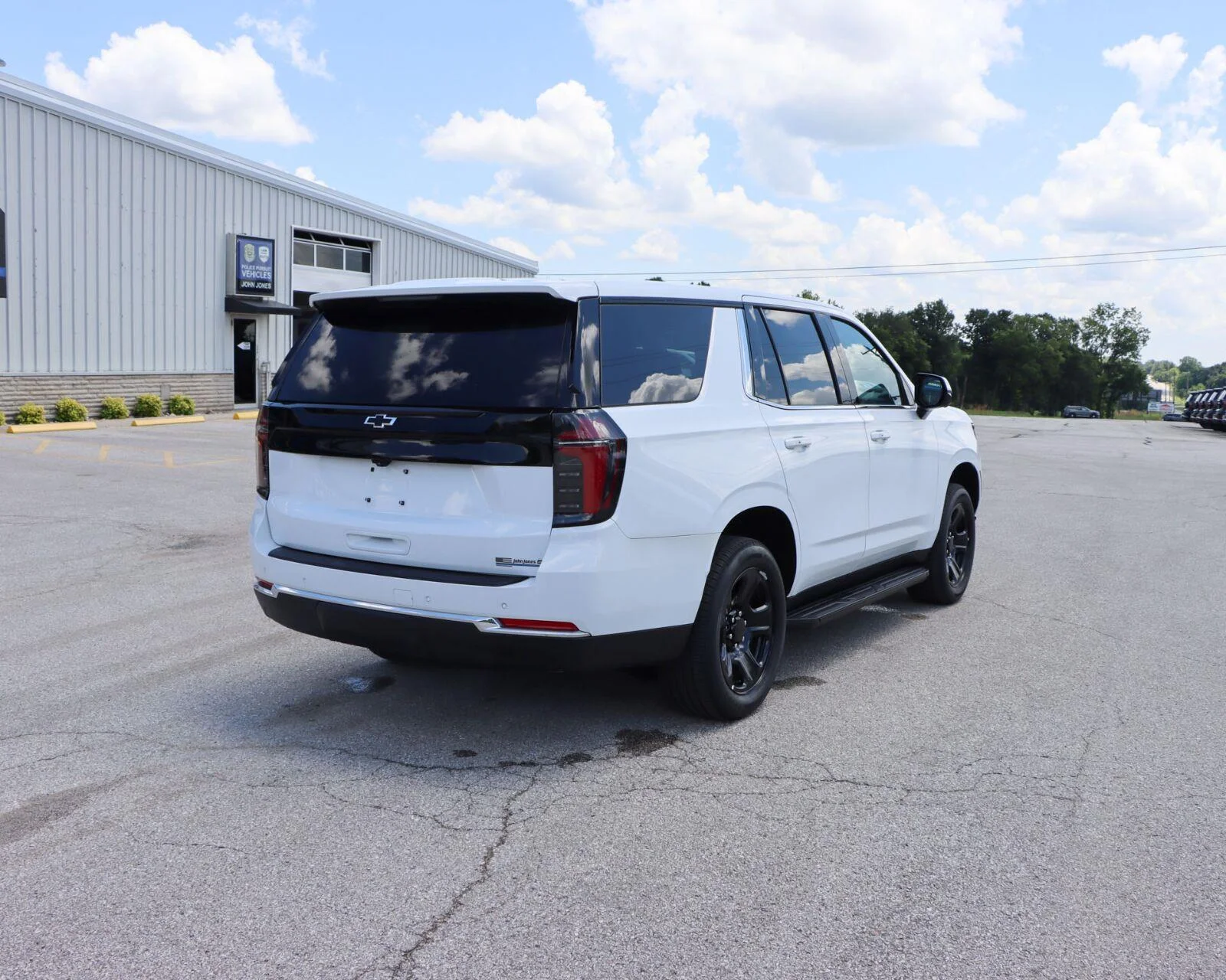 New 2025 Summit White Chevrolet Pursuit Rated image 6