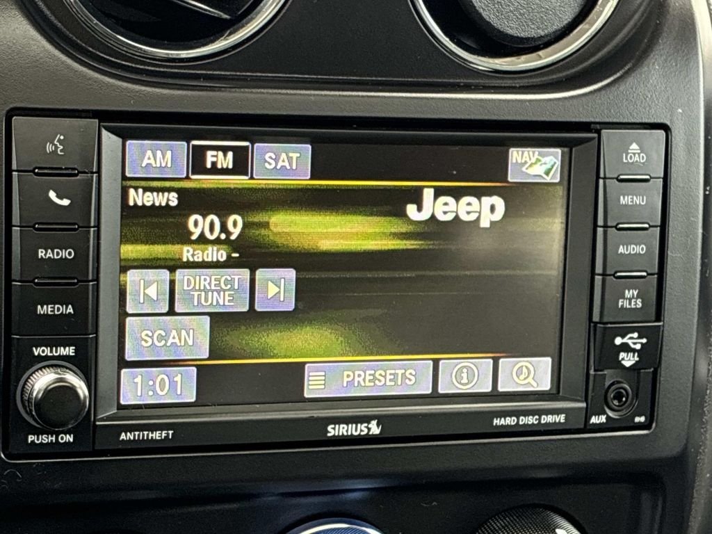 Used 2017 Gray Jeep Latitude image 29