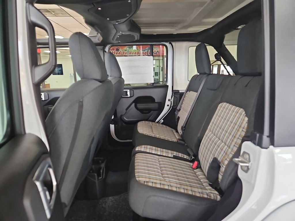 New 2026 Bright White Clear-Coat Exterior Paint Jeep 85th Anniversary Edition image 12