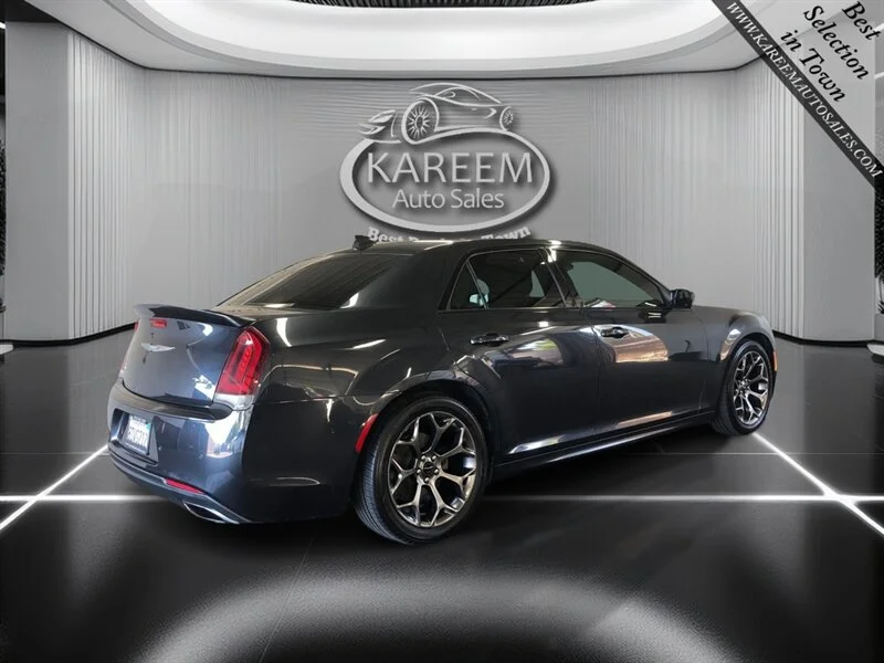 Used 2018 Maximum Steel Metallic Clearcoat Chrysler 300S image 5