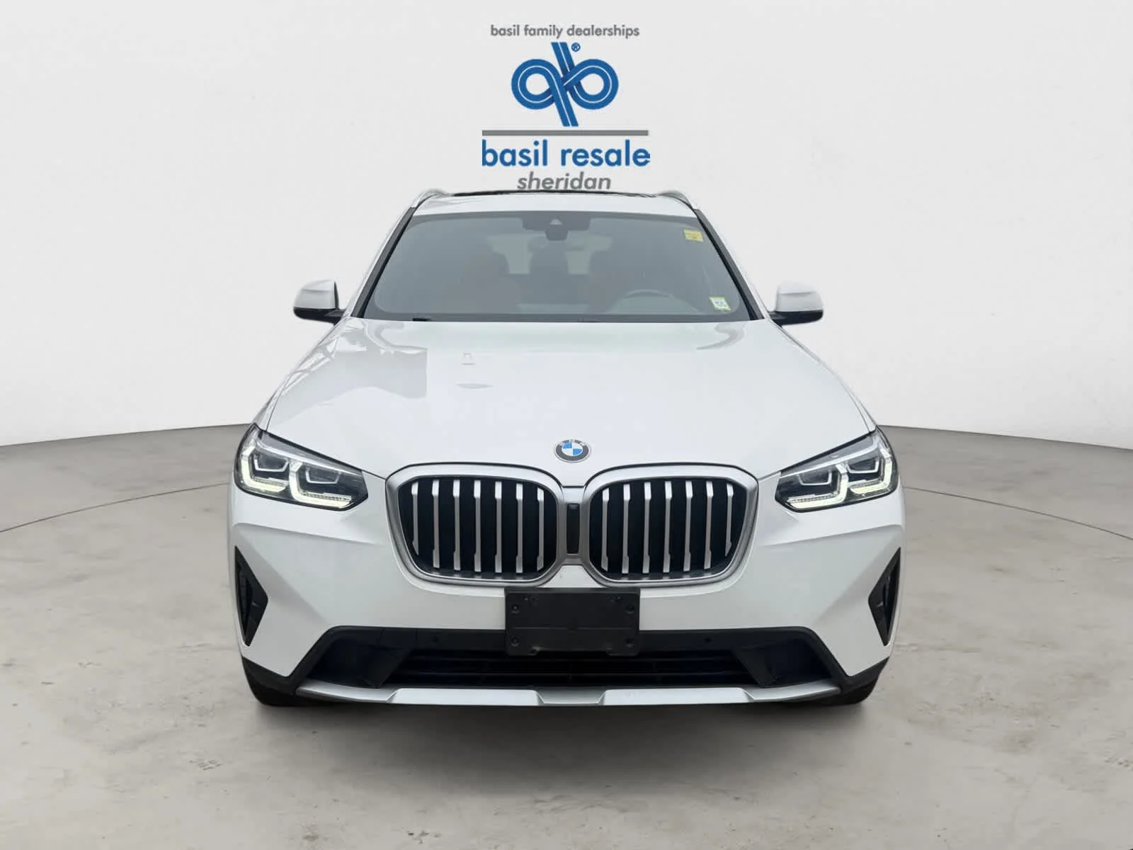 Used 2022 Mineral White Metallic BMW xDrive30i image 10