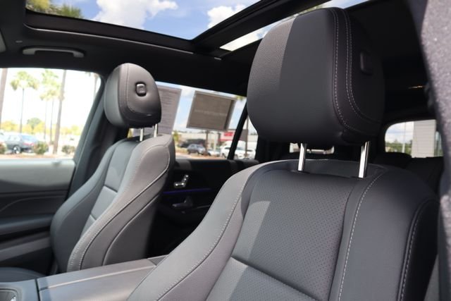 Certified Used 2025 Obsidian Black Metallic Mercedes-Benz GLS 450 image 19