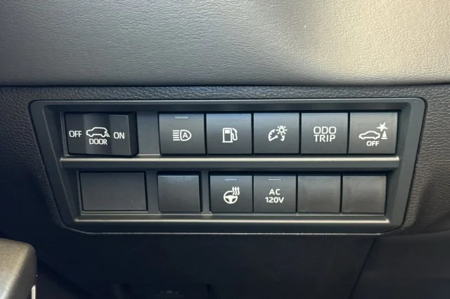 New 2026 Wind Chill Pearl <sup>1</sup> Toyota  Platinum image 30