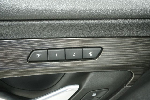 Used 2024 WHITE GMC SLT image 17